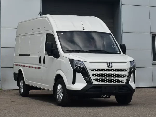 Коммерческий автомобиль DongFeng K33-561 длинная база с высокой крышей, цельнометаллический
